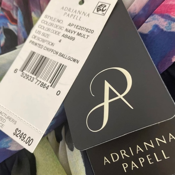 Adrianna Papell Gown - Picture 5 of 5